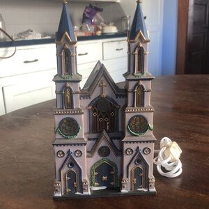 Department 56 "Old Trinity Church," piece number 58940 / Christmas In The City